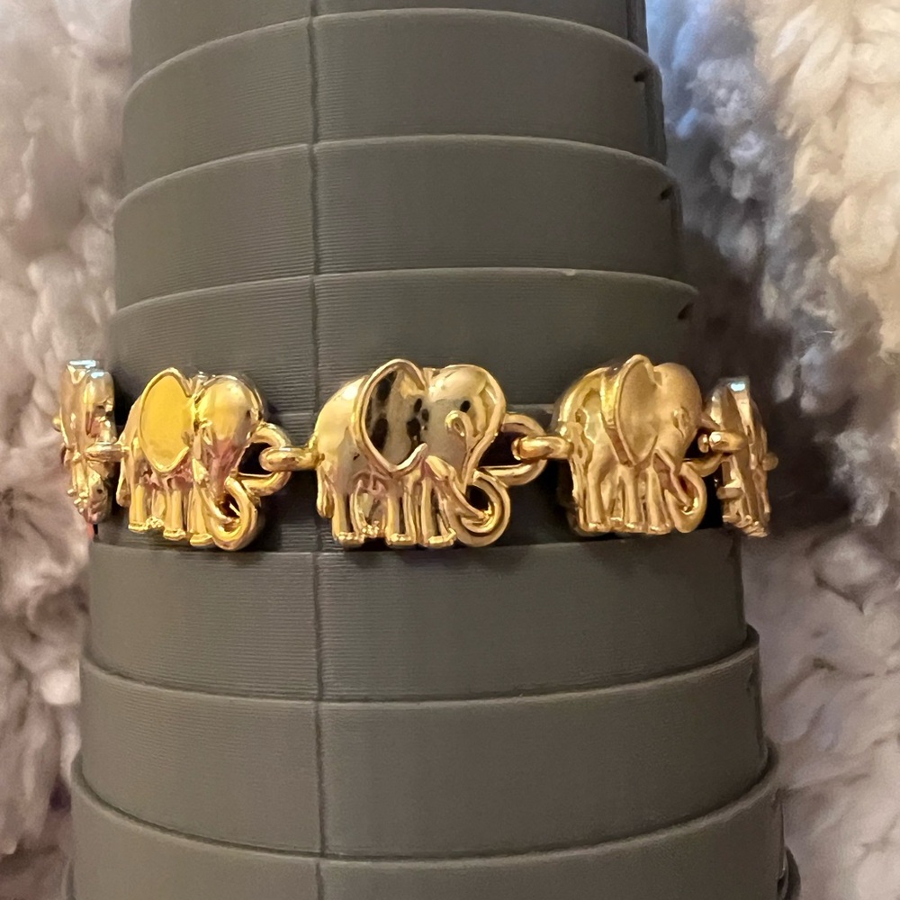 Lilly Pulitzer Gold Sculpted Elephant Bracelet EUC - Picture 7 of 7